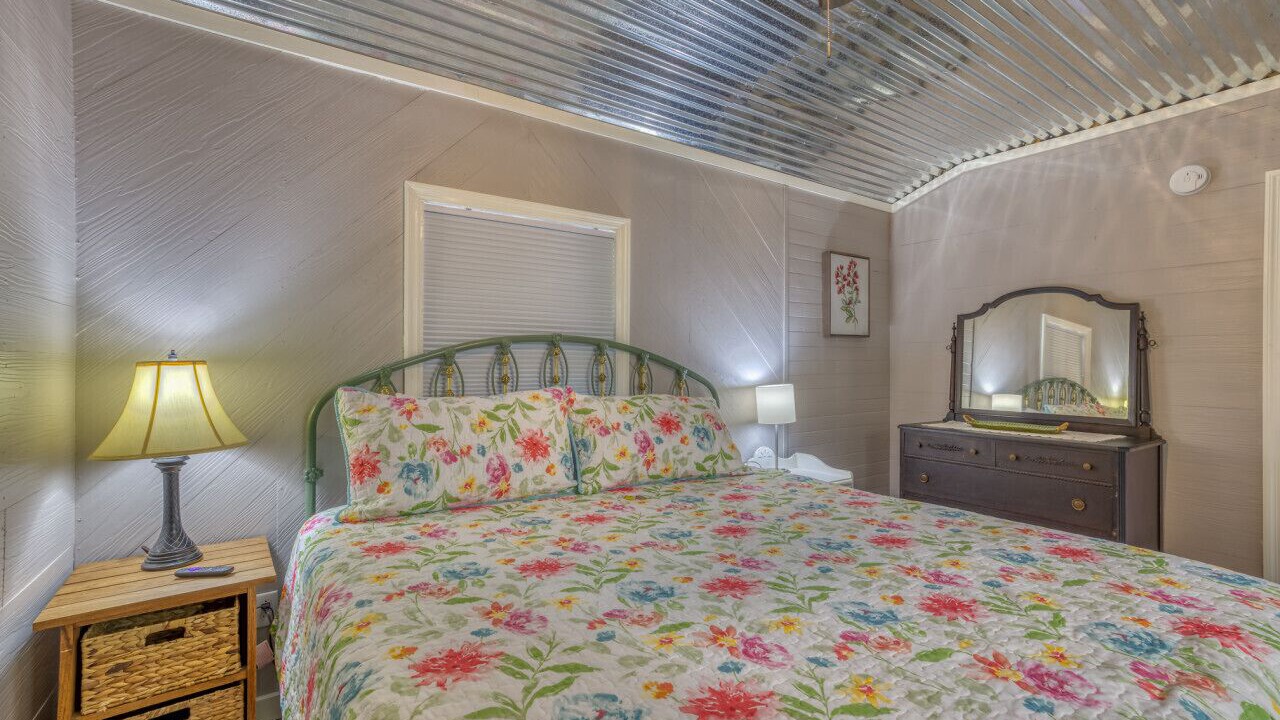 Photo of Bedroom in Rogersville