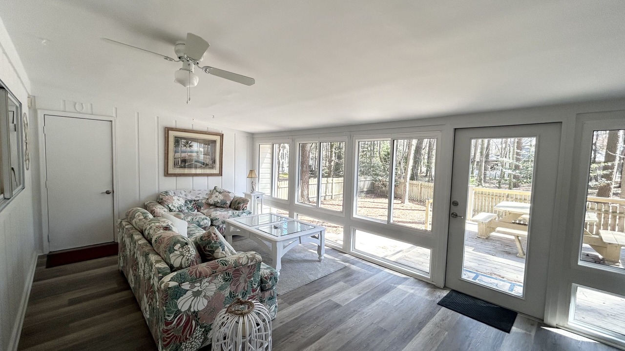 Photo of Livingroom in Ocean Pines