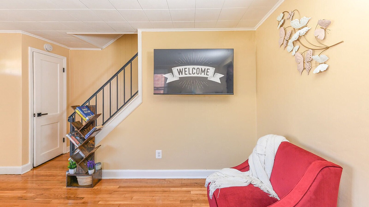 Photo of Livingroom in Violetville