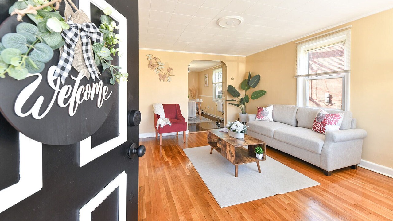 Photo of Livingroom in Violetville