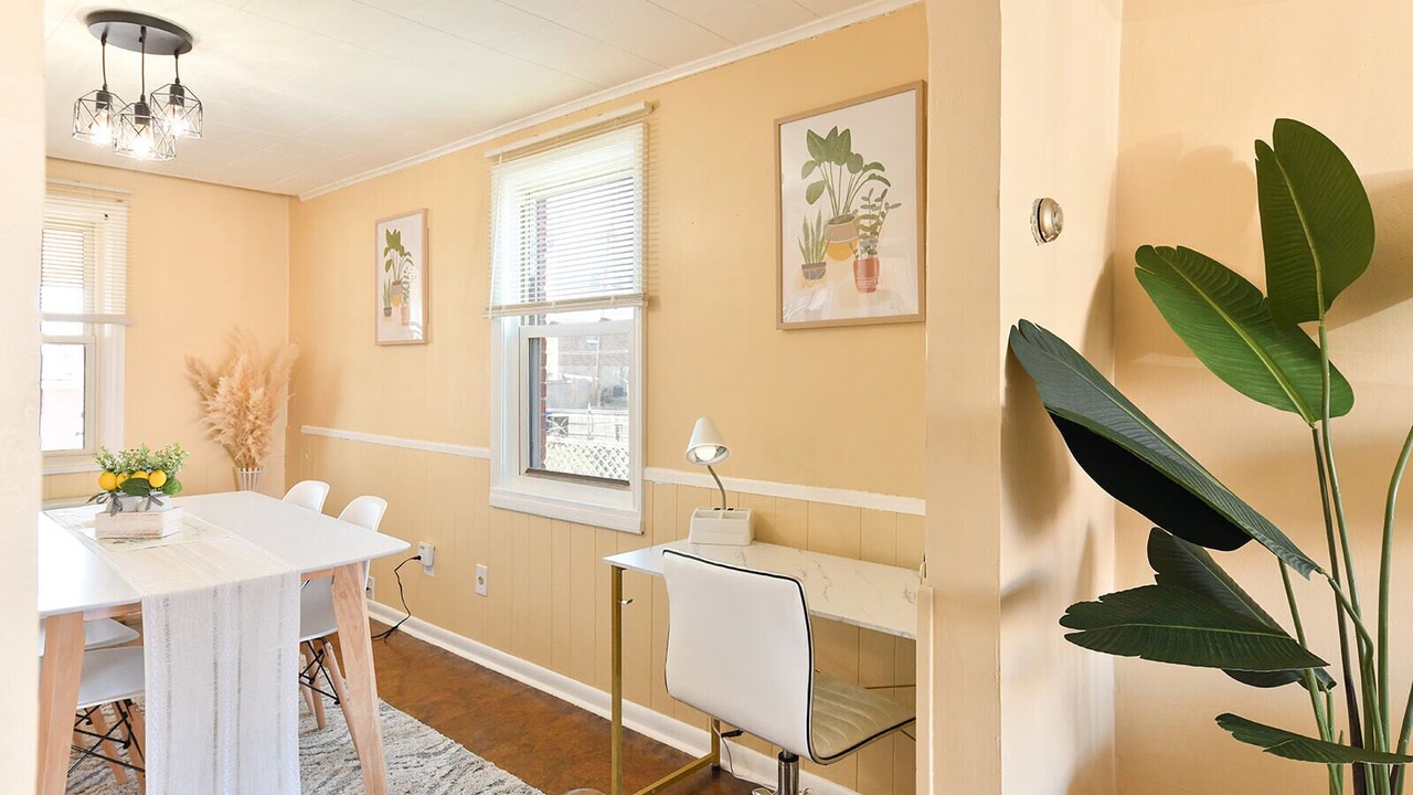 Photo of Bedroom in Violetville