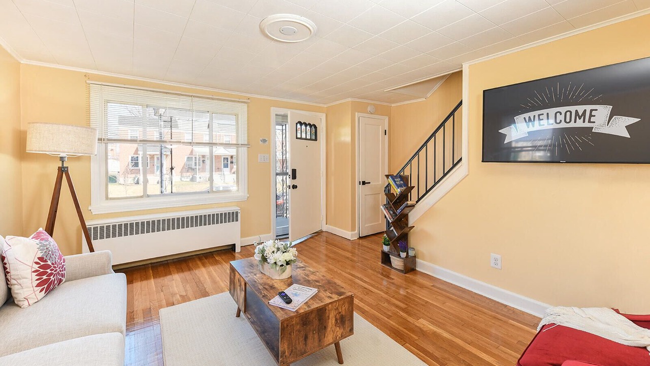 Photo of Livingroom in Violetville
