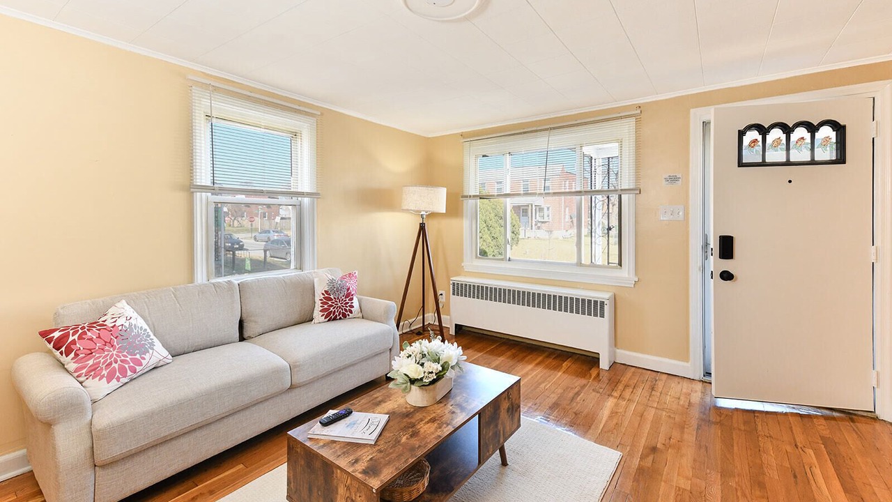 Photo of Livingroom in Violetville