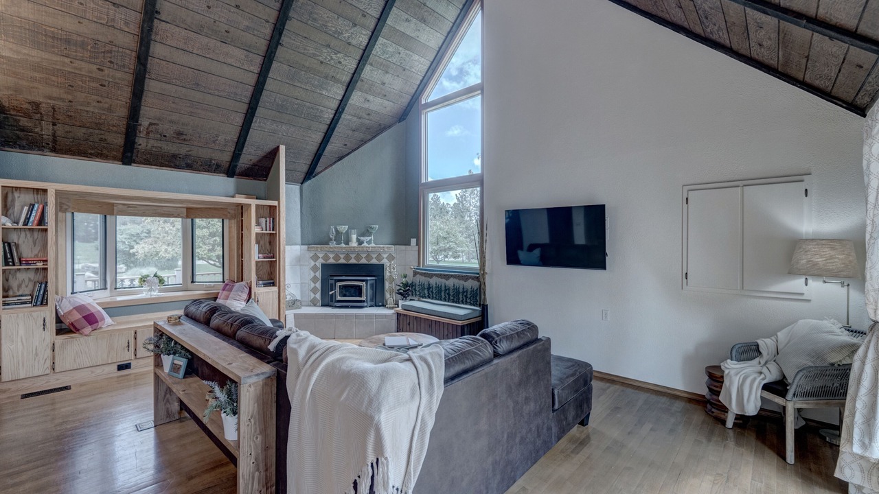 Photo of Livingroom in Blackhawk