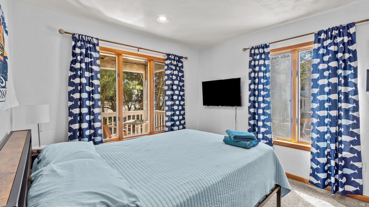 Photo of Bedroom in Monteray Shores