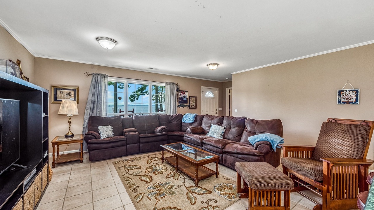 Photo of Livingroom in Cedar Bluff