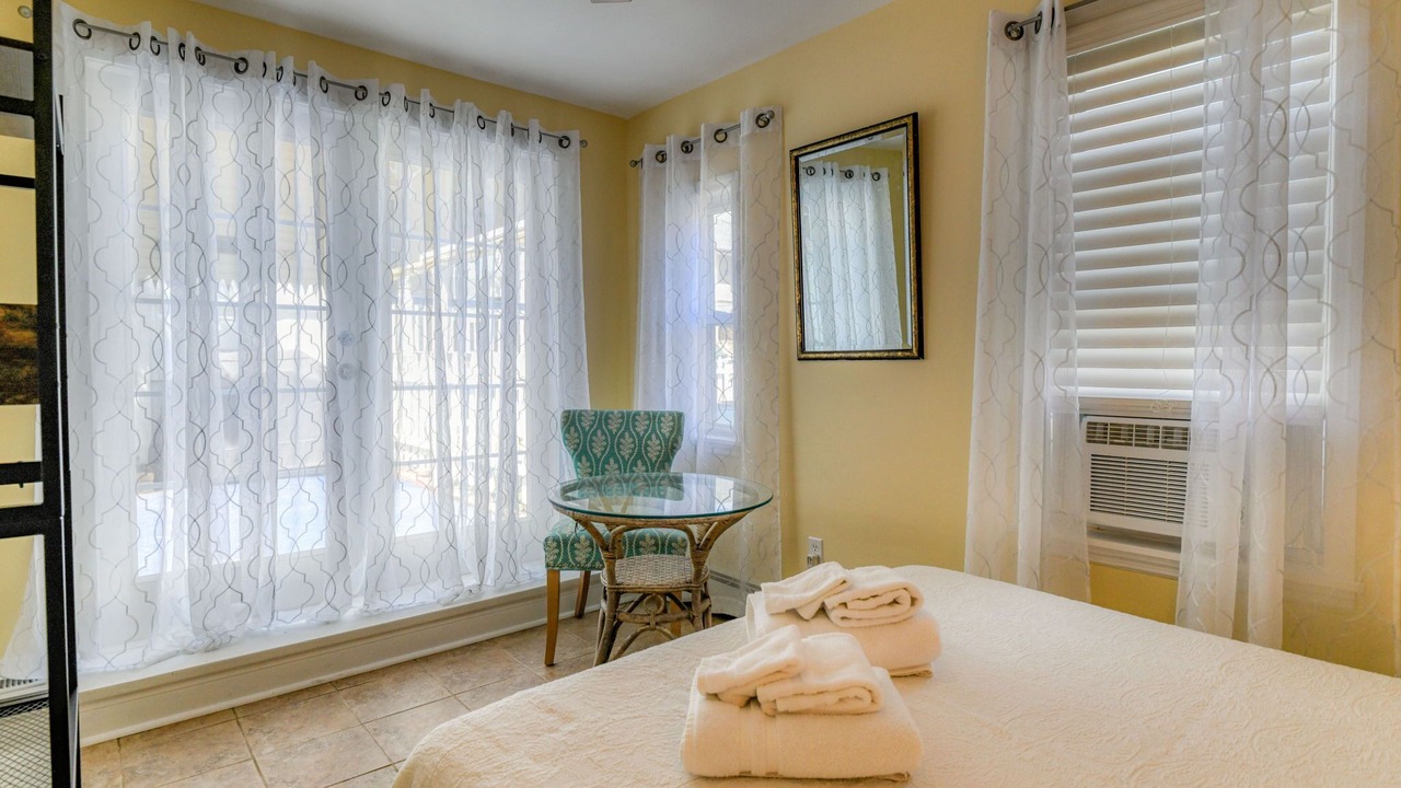 Photo of Bedroom in Wall
