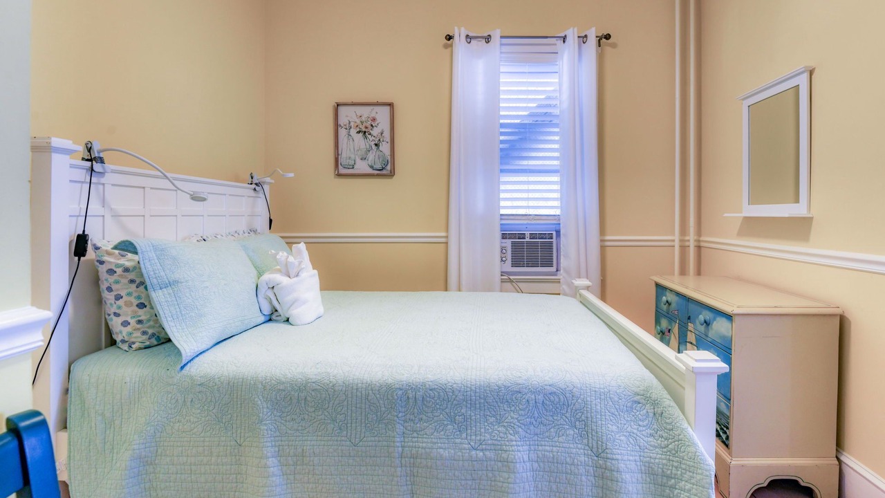 Photo of Bedroom in Wall