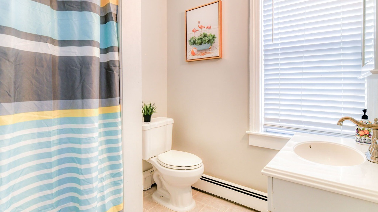 Photo of Bathroom in Wall