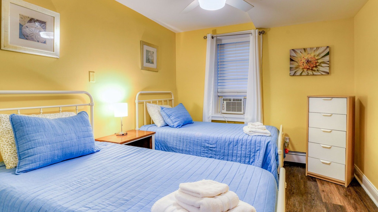 Photo of Bedroom in Wall