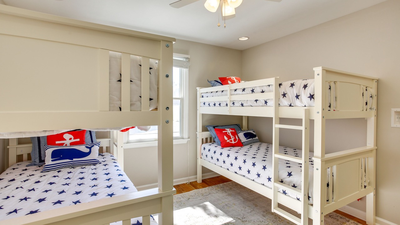 Photo of Bedroom in Avalon