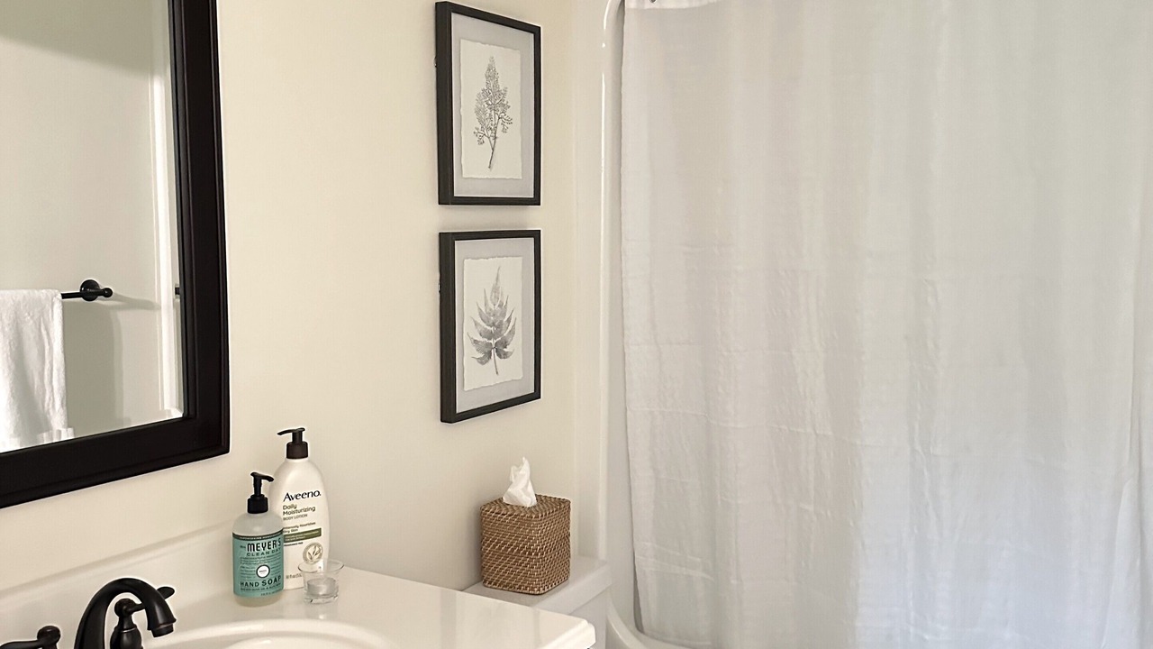 Photo of Bathroom in Seven Devils
