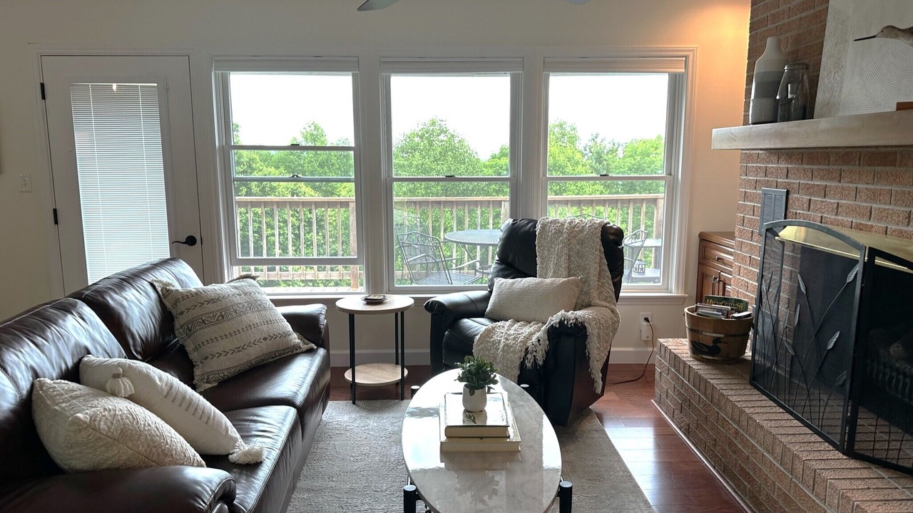 Photo of Livingroom in Seven Devils