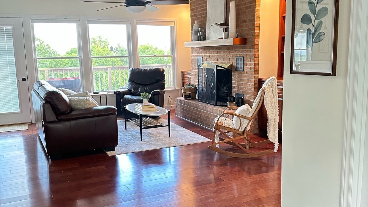 Photo of Livingroom in Seven Devils