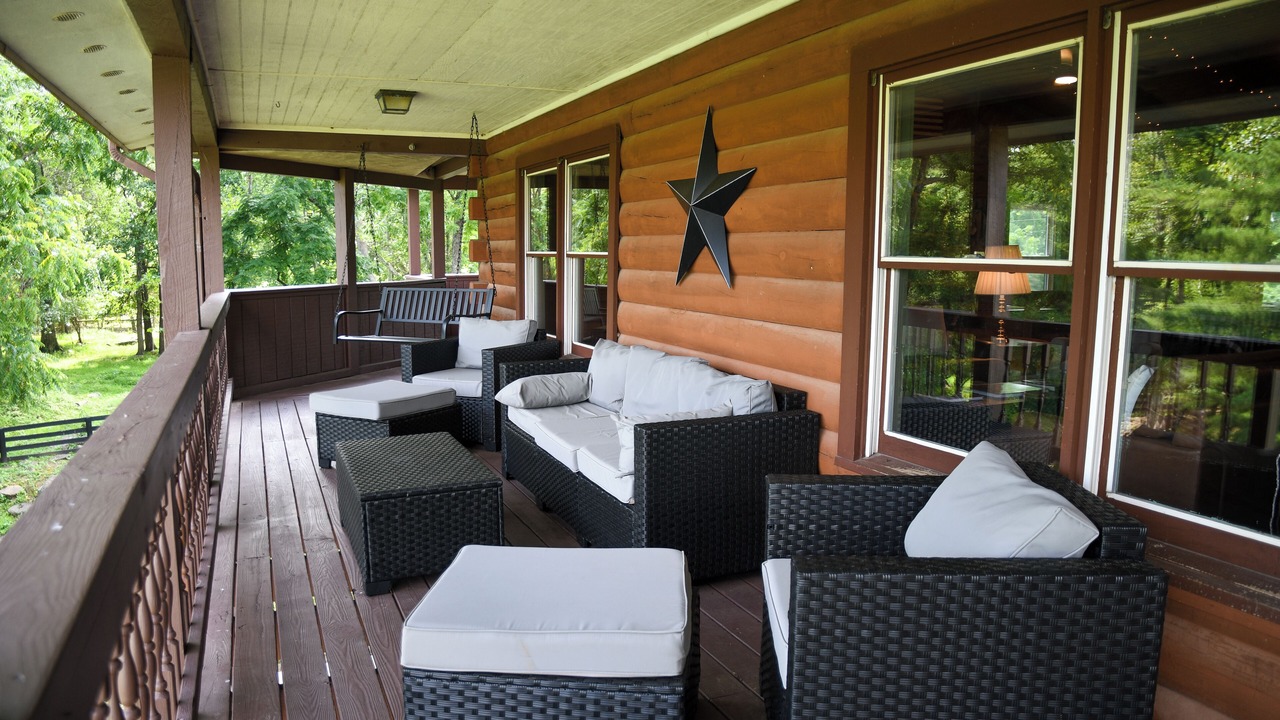 Photo of Patio Balcony in Round Hill