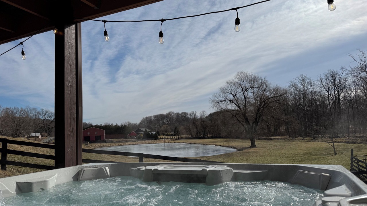 Photo of Outdoor in Round Hill