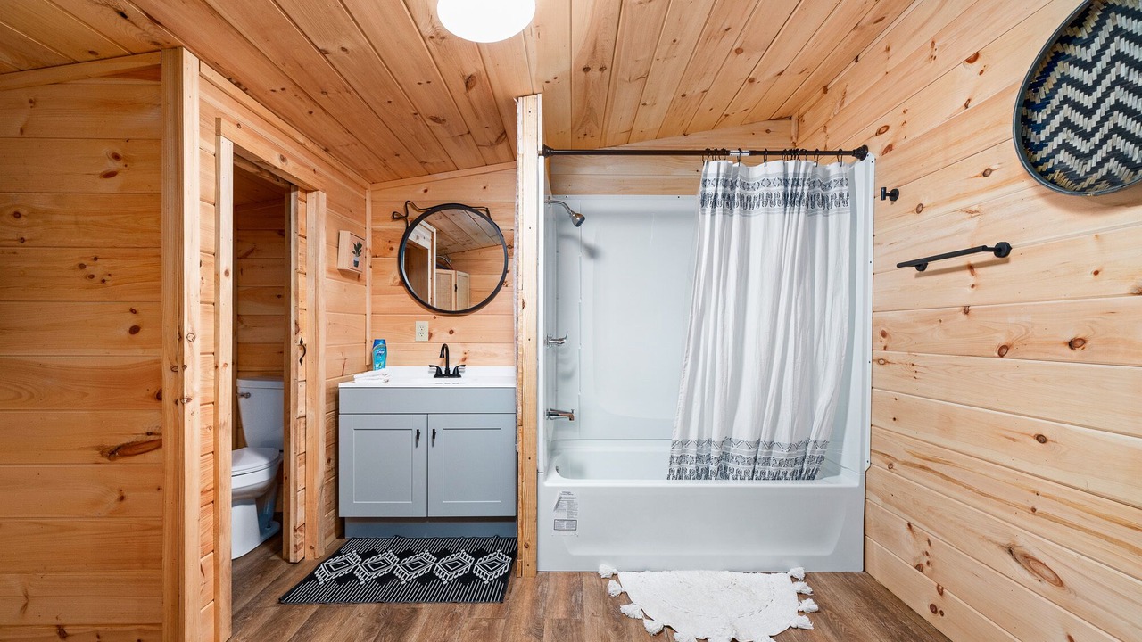 Photo of Bathroom in Ozone