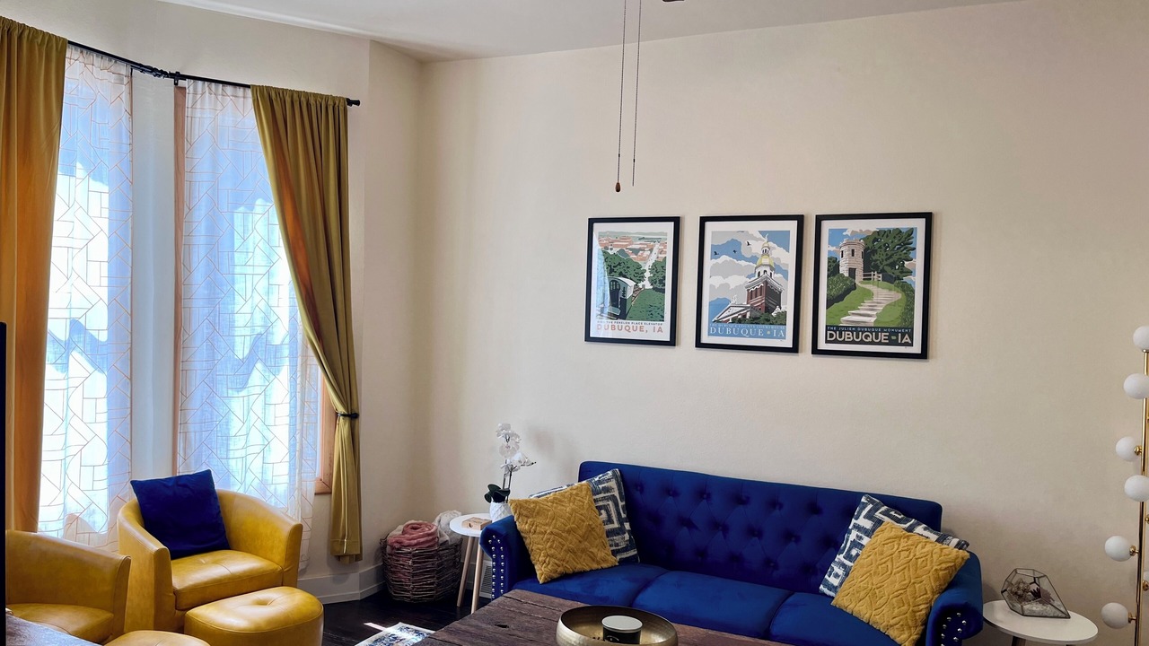 Photo of Livingroom in Downtown Dubuque