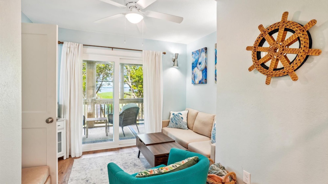 Photo of Livingroom in Monteray Shores