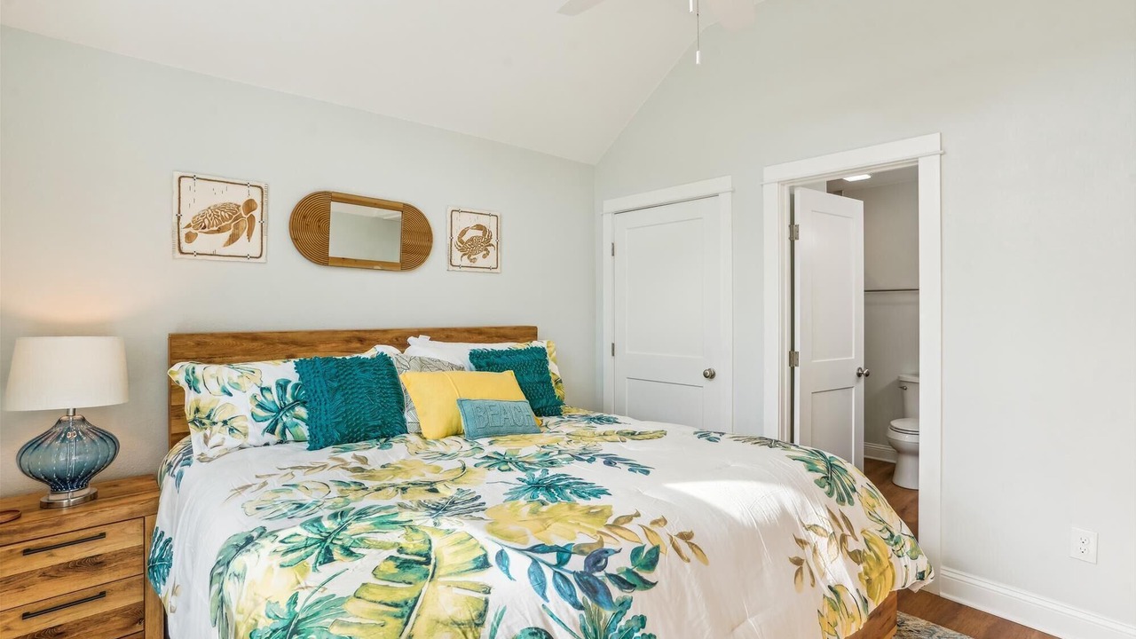 Photo of Bedroom in Monteray Shores
