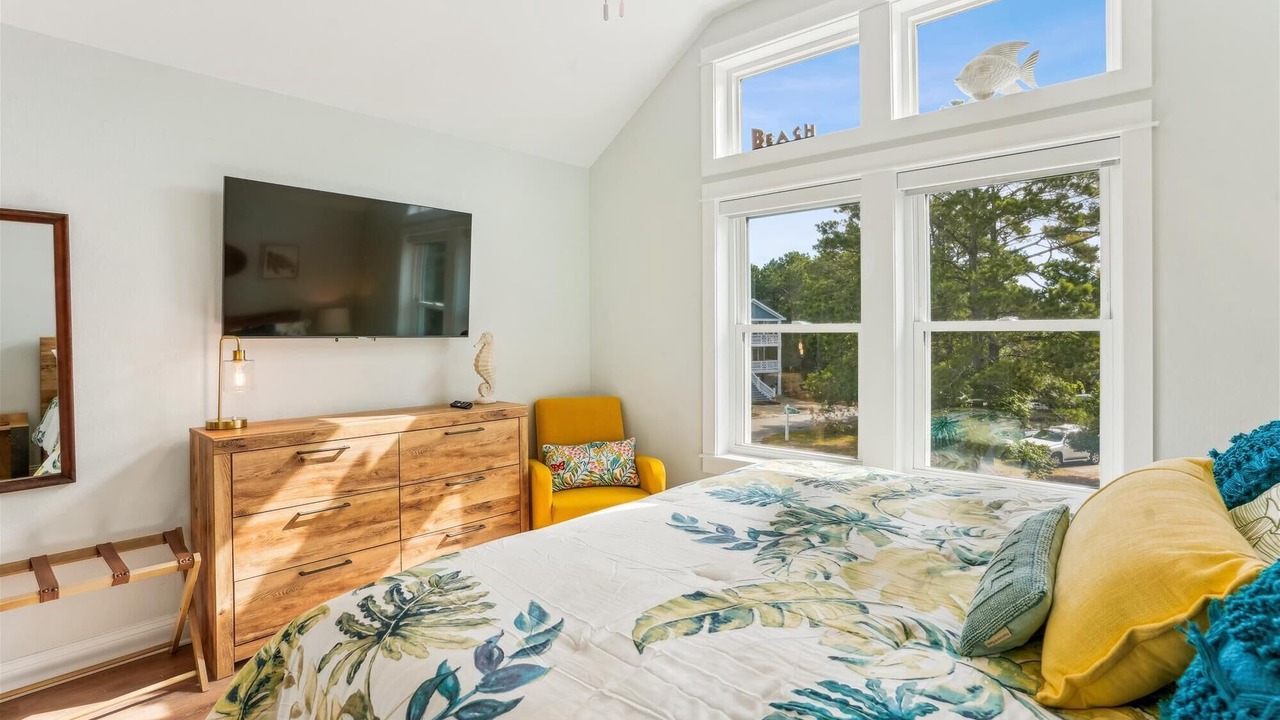 Photo of Bedroom in Monteray Shores