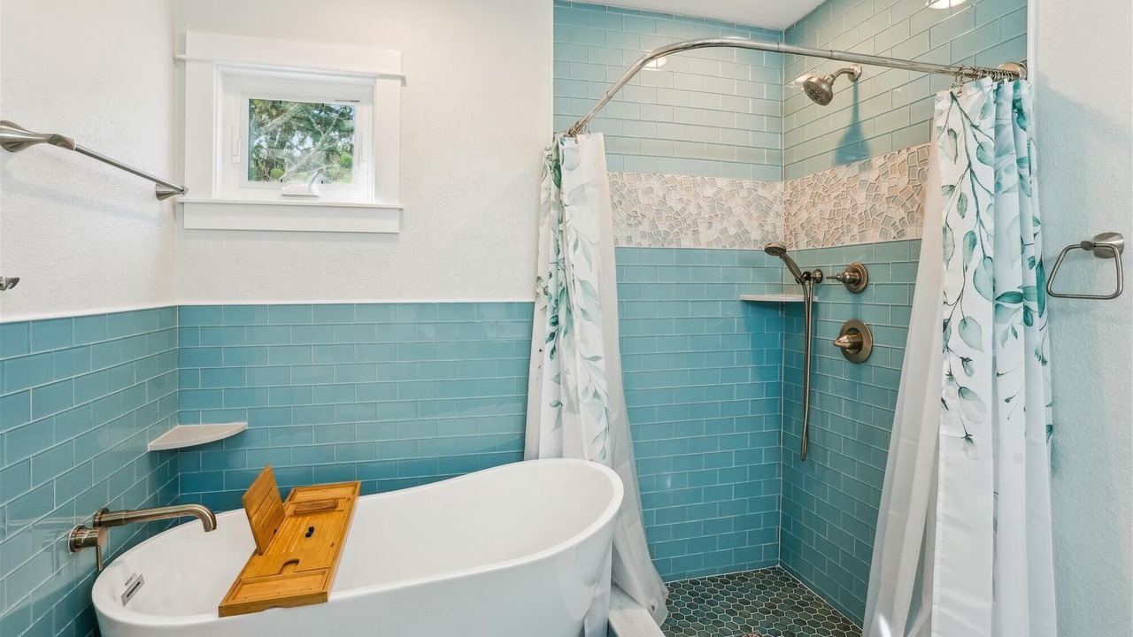 Photo of Bathroom in Monteray Shores
