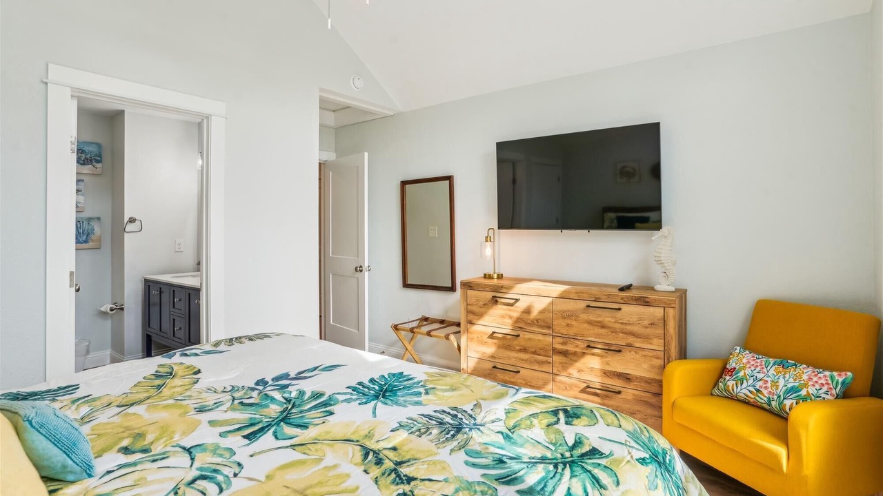 Photo of Bedroom in Monteray Shores