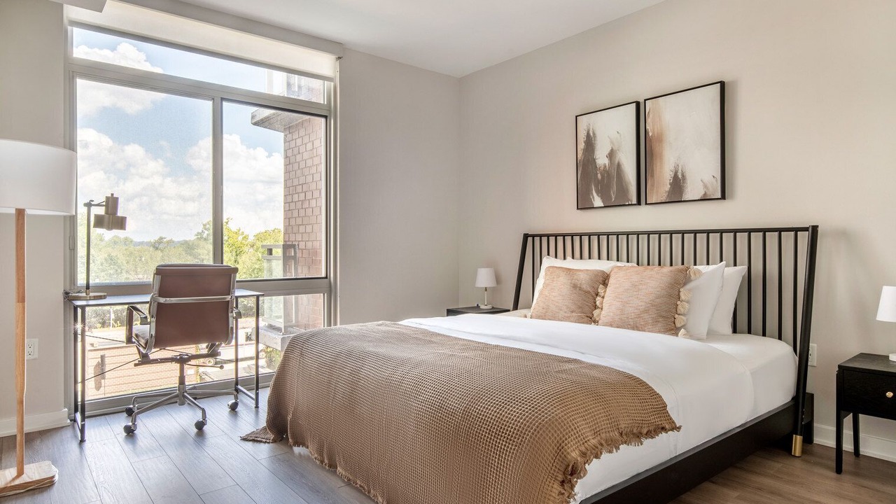 Photo of Bedroom in Crystal City