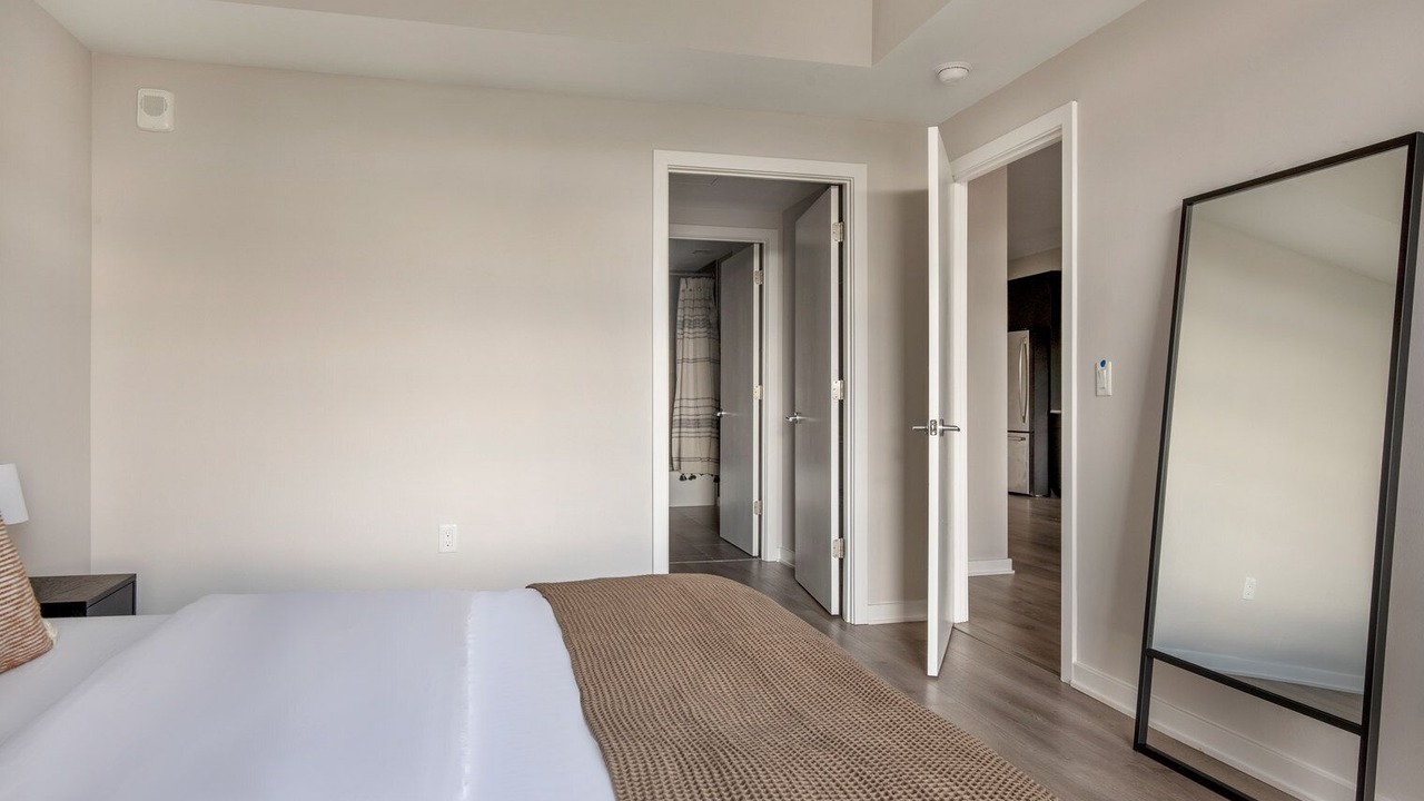 Photo of Bedroom in Crystal City