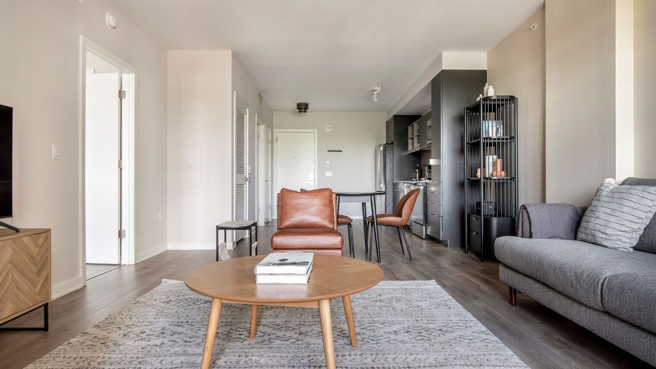 Photo of Livingroom in Crystal City