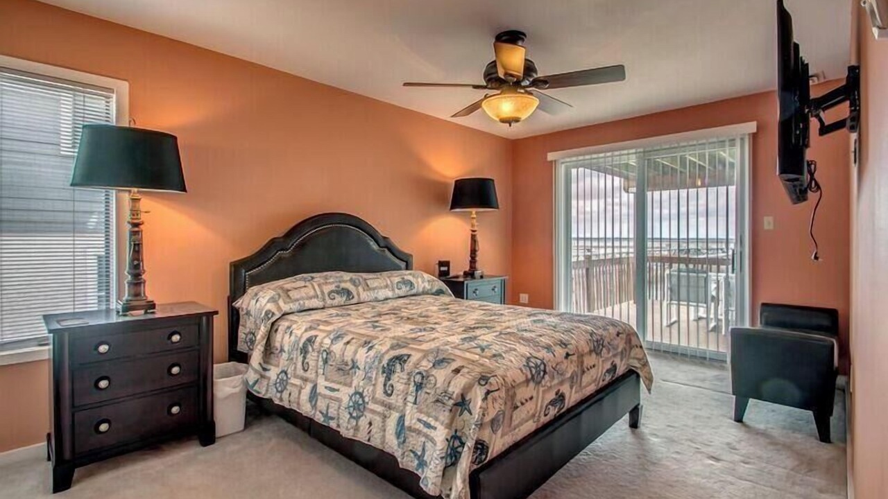 Photo of Bedroom in Cape May Court House