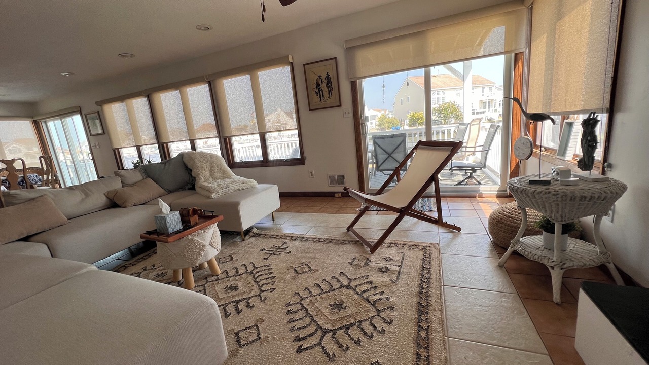Photo of Livingroom in Bayville