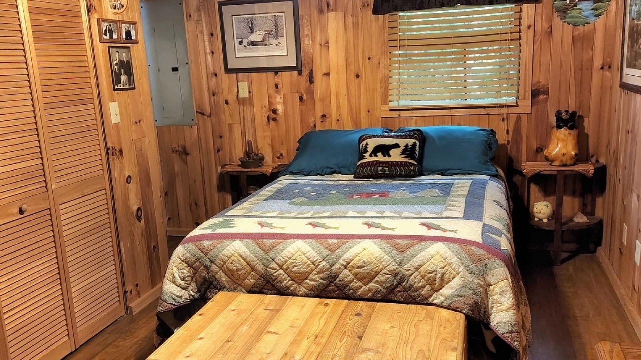 Photo of Bedroom in Mountain City