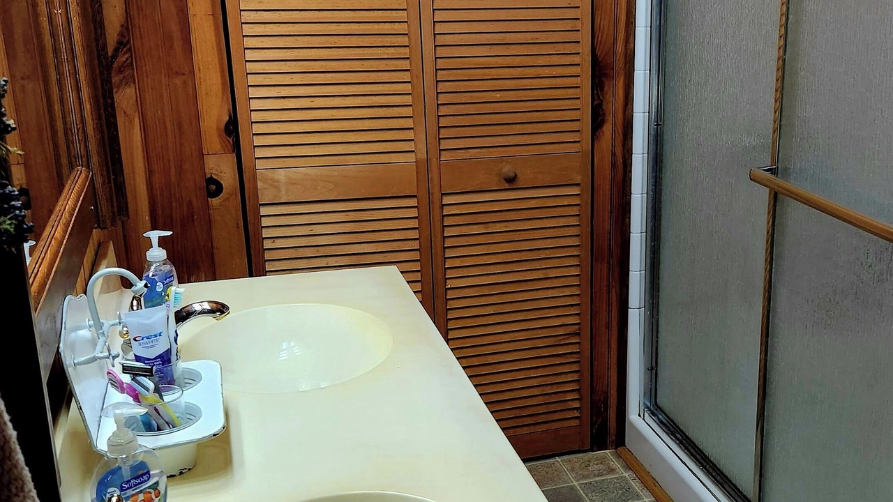 Photo of Bathroom in Mountain City