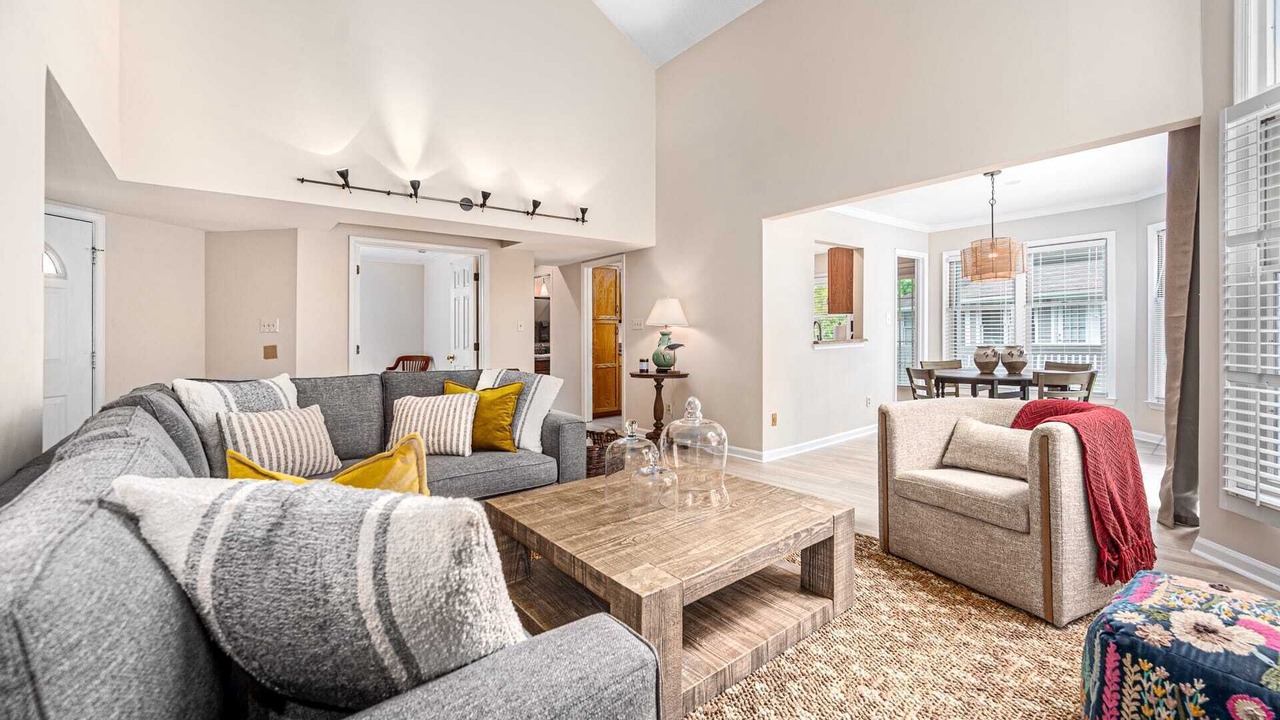 Photo of Livingroom in Chapel Hill