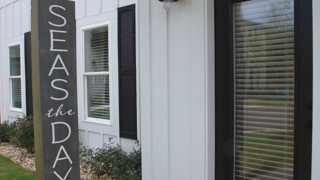 Photo of Outdoor in Corolla Light
