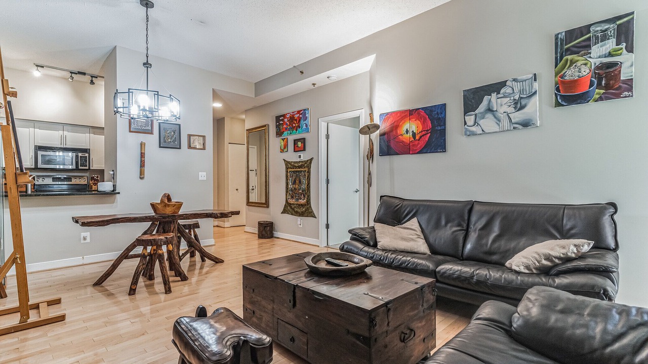 Photo of Livingroom in Bethesda