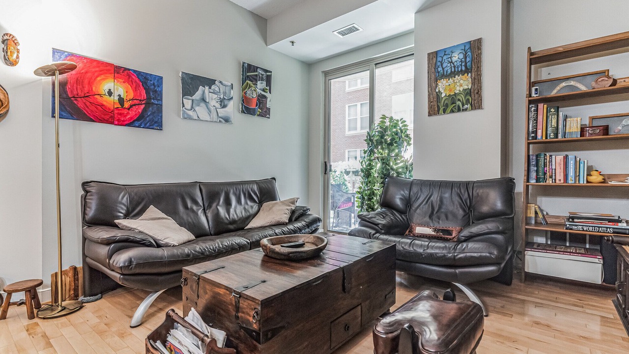 Photo of Livingroom in Bethesda