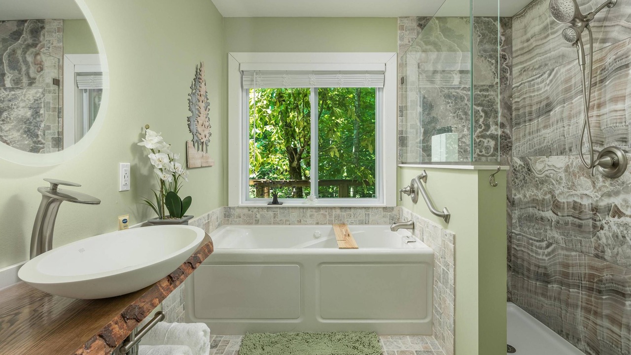 Photo of Bathroom in Lookout Mountain