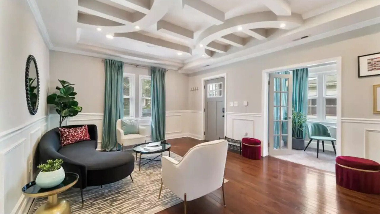 Photo of Livingroom in West Arlington