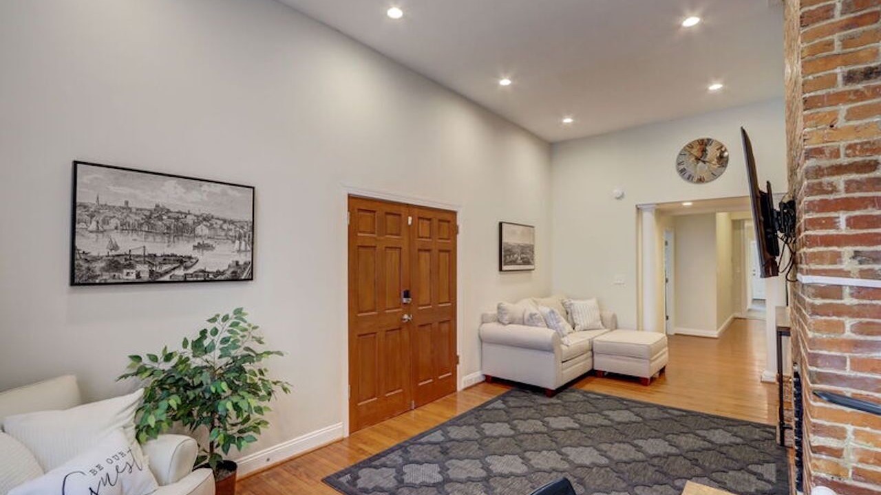 Photo of Livingroom in Downtown Baltimore