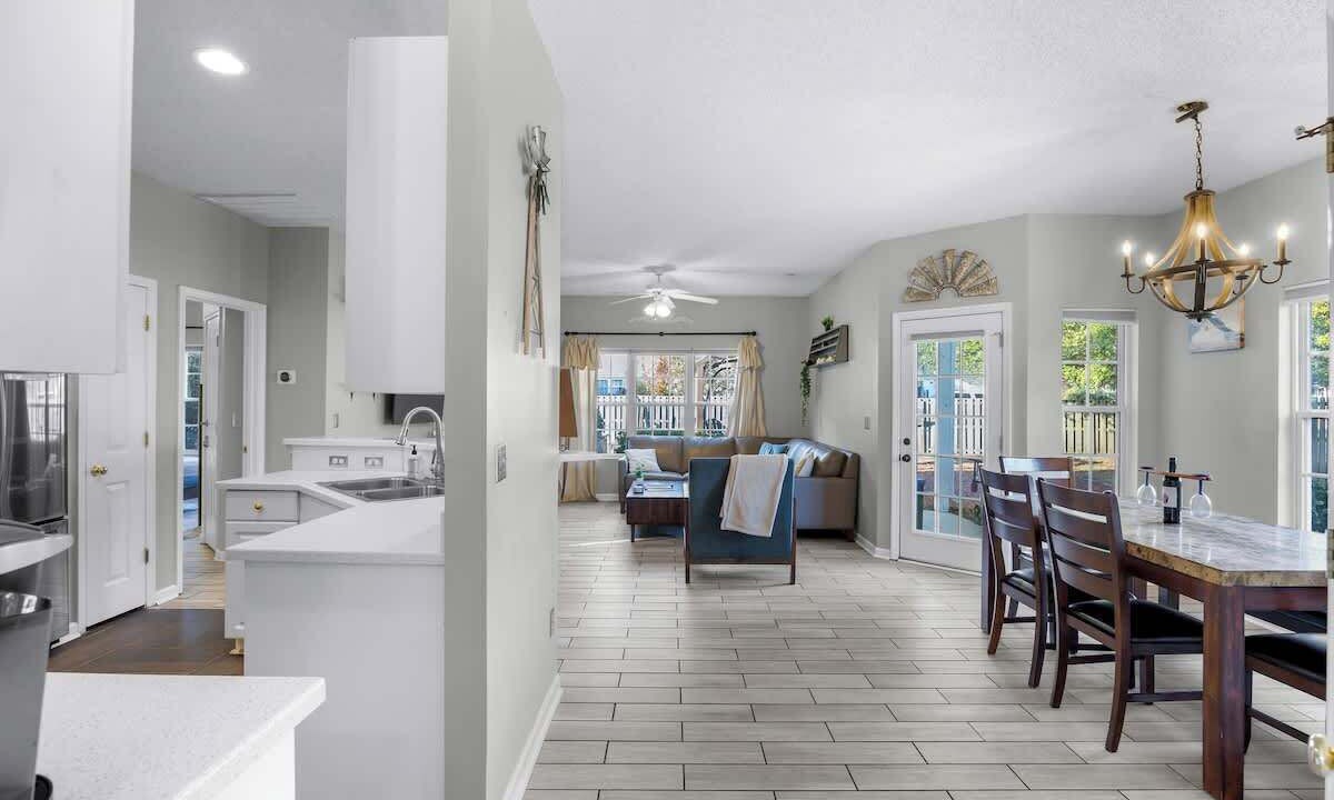 Photo of Livingroom in Murraysville