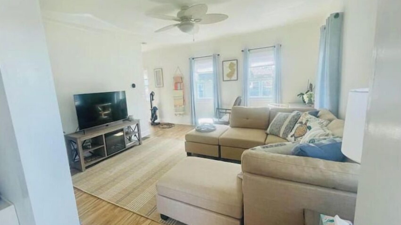 Photo of Livingroom in Long Branch