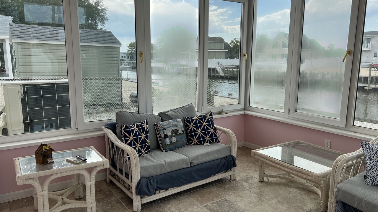 Photo of Livingroom in Beach Haven West