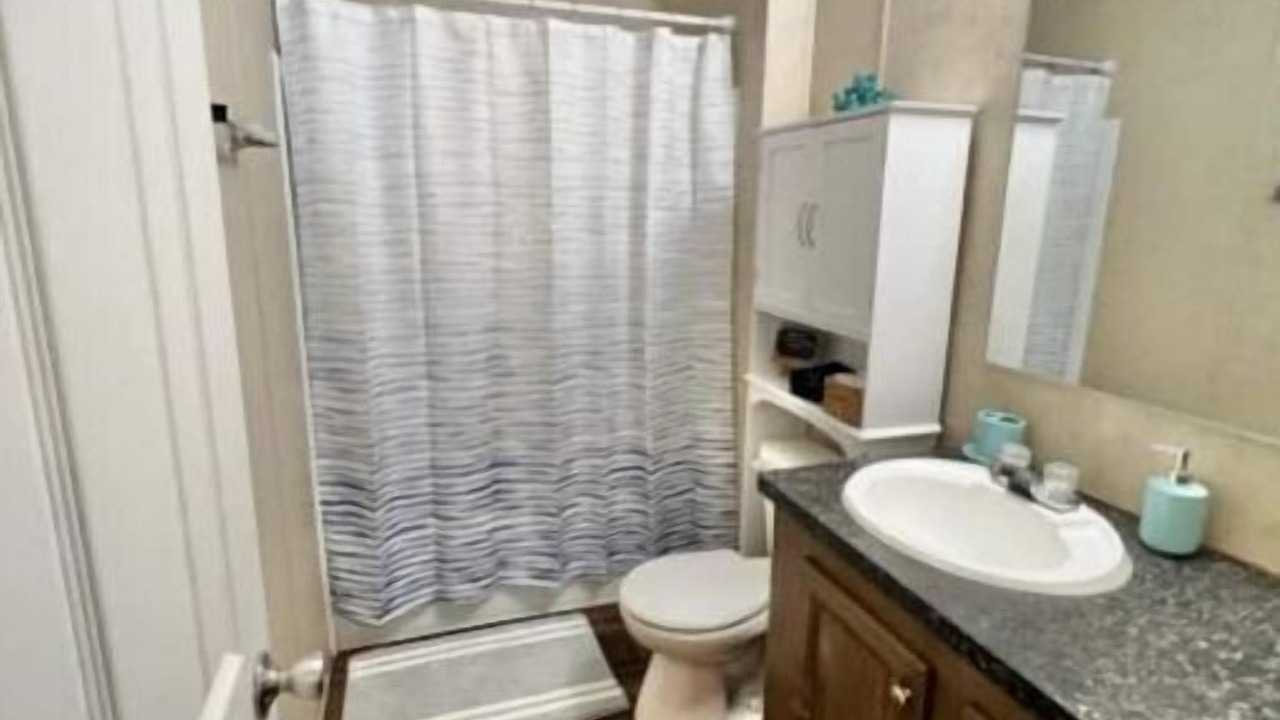 Photo of Bathroom in Centre