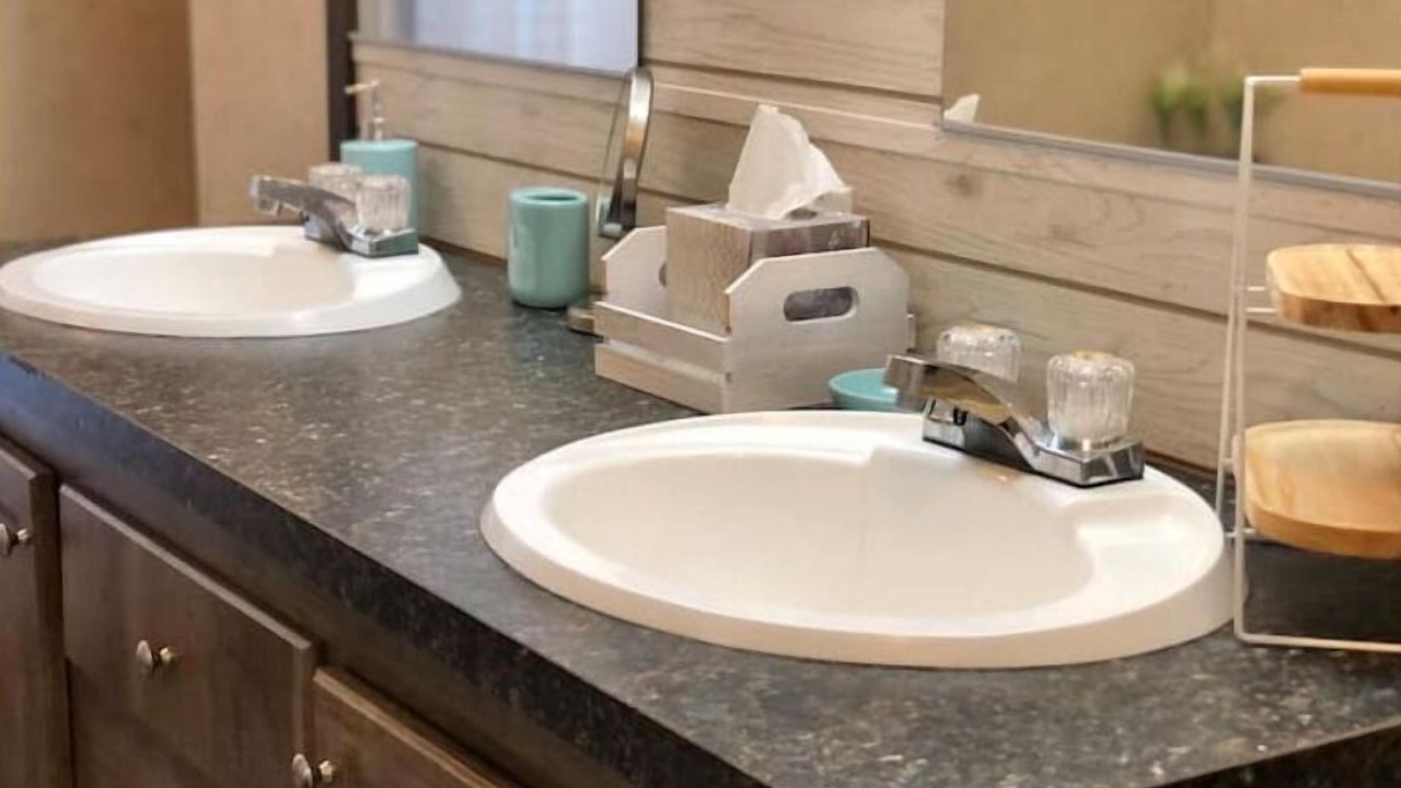 Photo of Bathroom in Centre