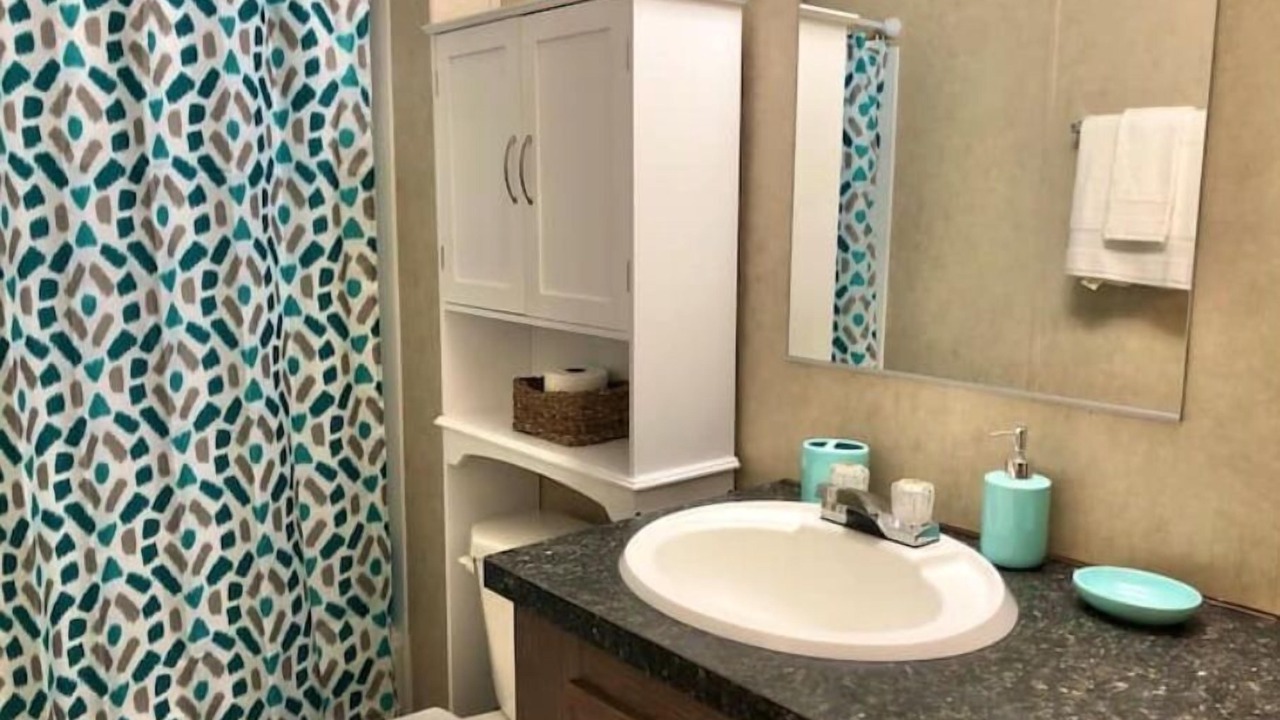 Photo of Bathroom in Centre