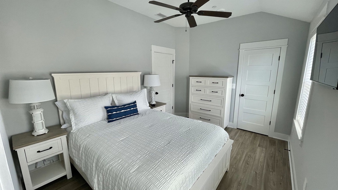 Photo of Bedroom in Corolla Light