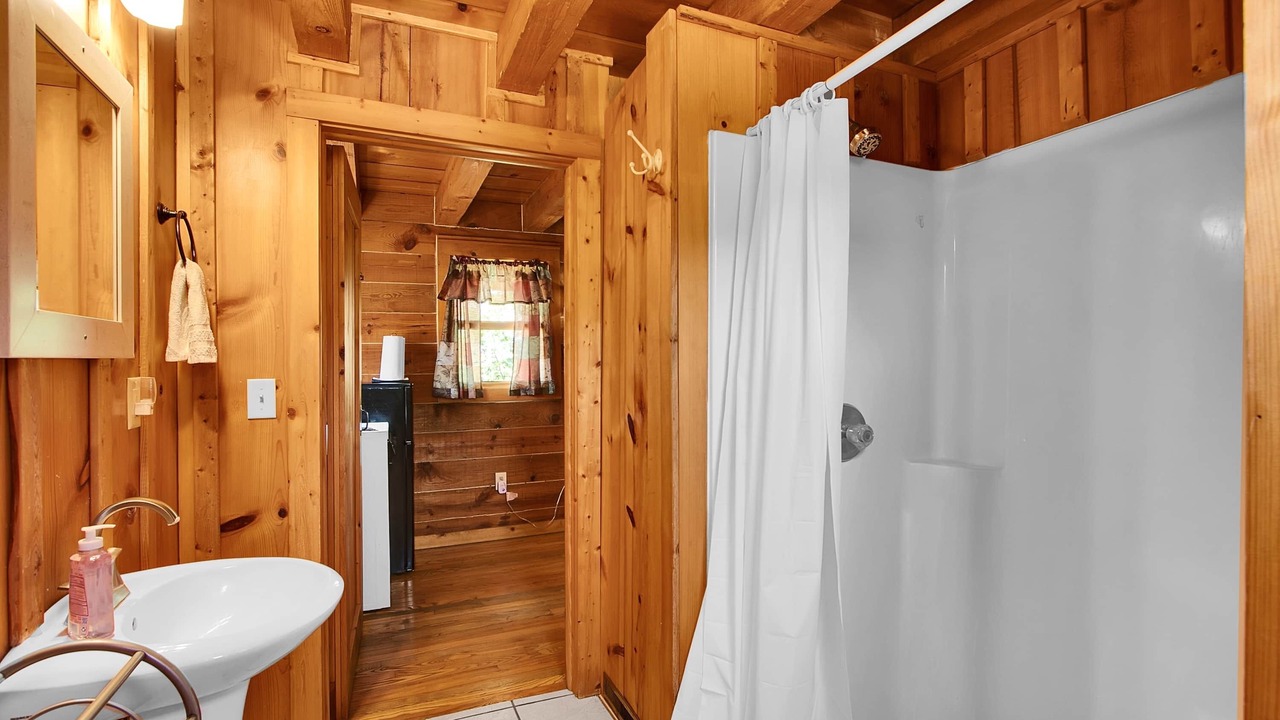 Photo of Bathroom in Savanna