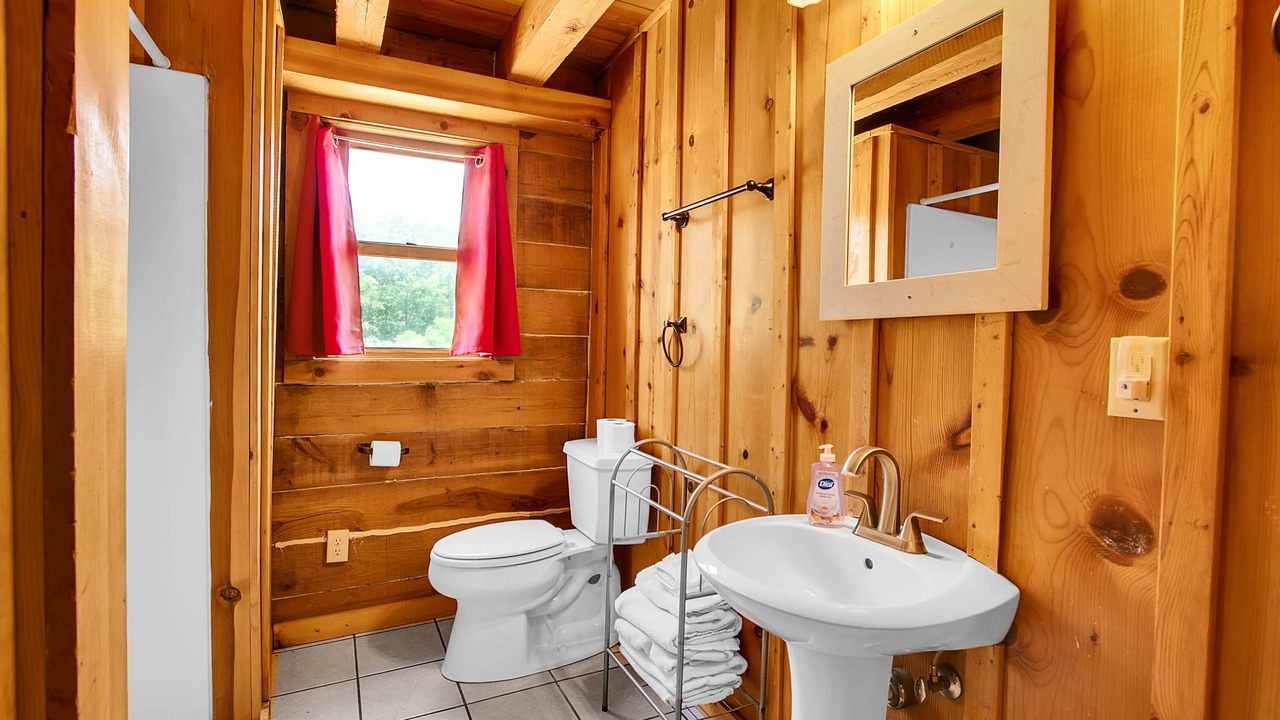 Photo of Bathroom in Savanna